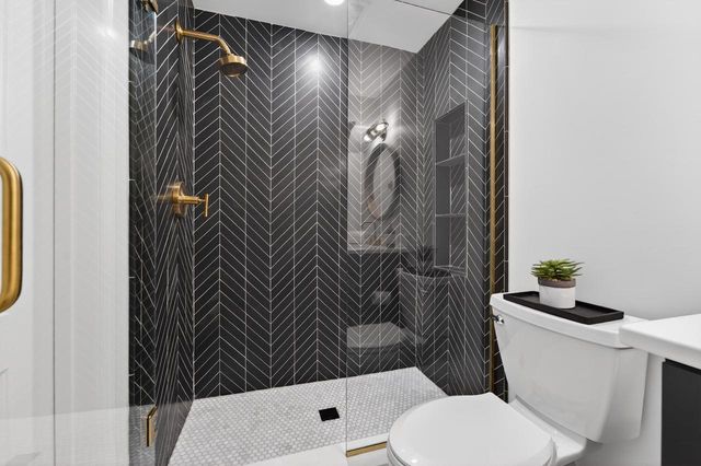 9483 Ashbury LANE, Pleasant Prairie, WI 53158