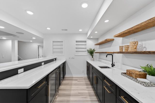 9483 Ashbury LANE, Pleasant Prairie, WI 53158