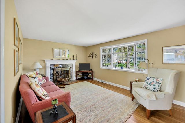 27 Sandpiper Circle, Teaticket, MA 02536