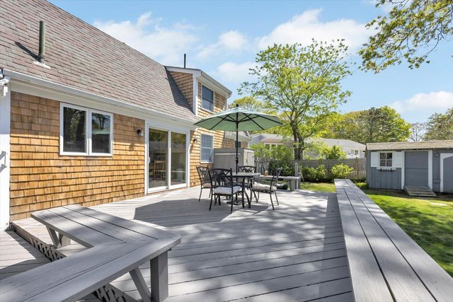 27 Sandpiper Circle, Teaticket, MA 02536
