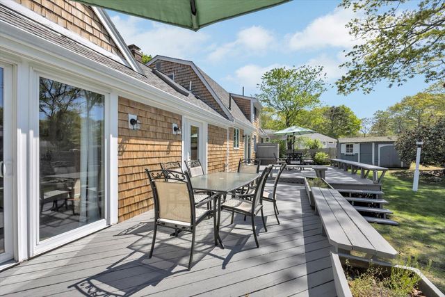 27 Sandpiper Circle, Teaticket, MA 02536