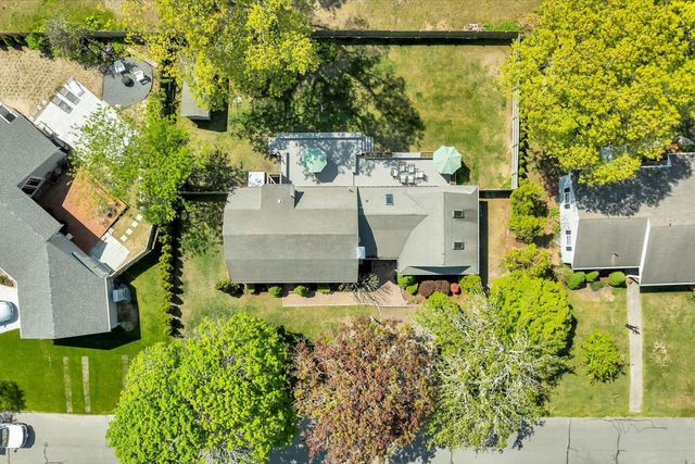 27 Sandpiper Circle, Teaticket, MA 02536