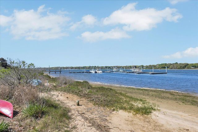 27 Sandpiper Circle, Teaticket, MA 02536