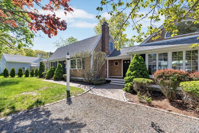 27 Sandpiper Circle, Teaticket, MA 02536