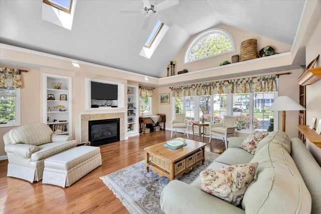 27 Sandpiper Circle, Teaticket, MA 02536