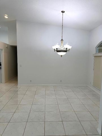 106 Pepper Tree Crescent, Royal Palm Beach, FL 33411