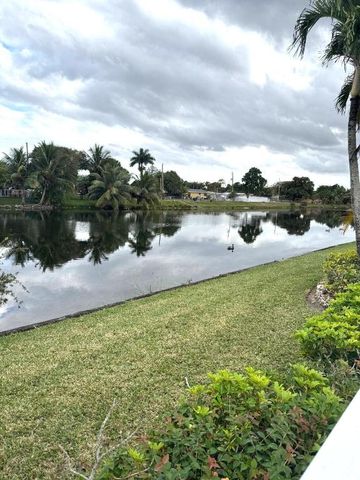 106 Pepper Tree Crescent, Royal Palm Beach, FL 33411