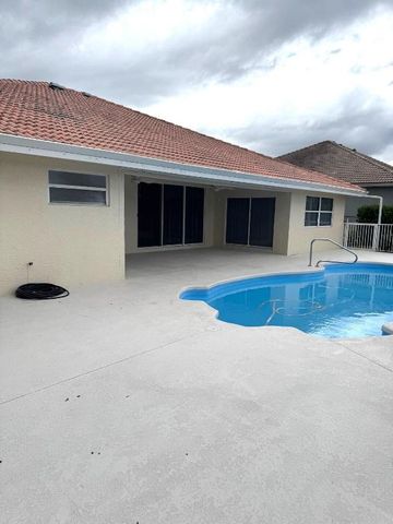 106 Pepper Tree Crescent, Royal Palm Beach, FL 33411