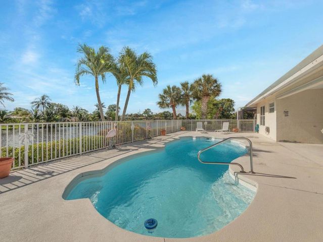 106 Pepper Tree Crescent, Royal Palm Beach, FL 33411