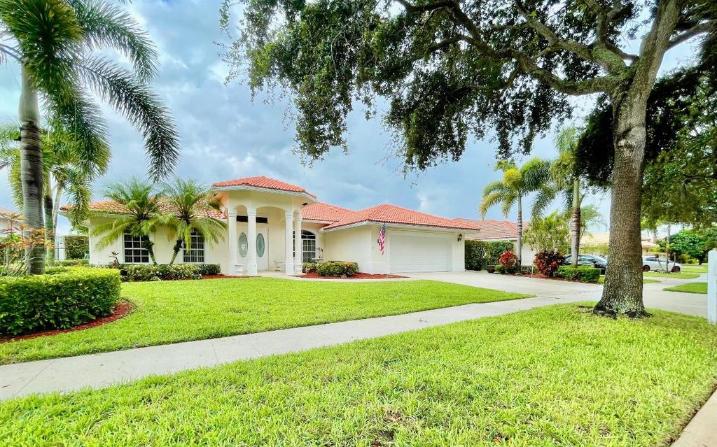 106 Pepper Tree Crescent, Royal Palm Beach, FL 33411