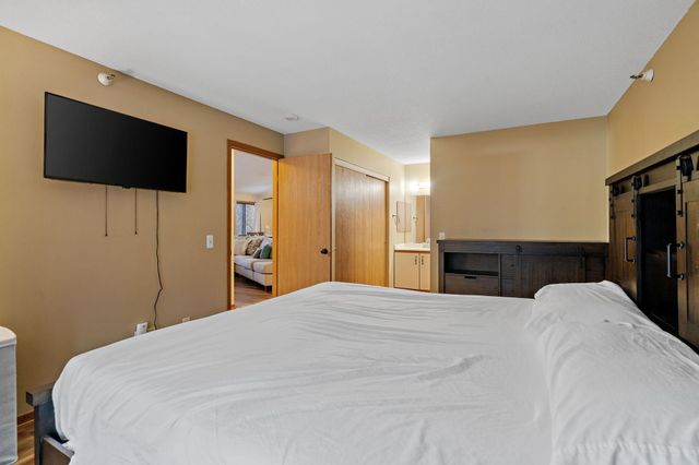 4151 Boone Avenue N 203, New Hope, MN 55427