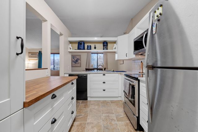 4151 Boone Avenue N 203, New Hope, MN 55427