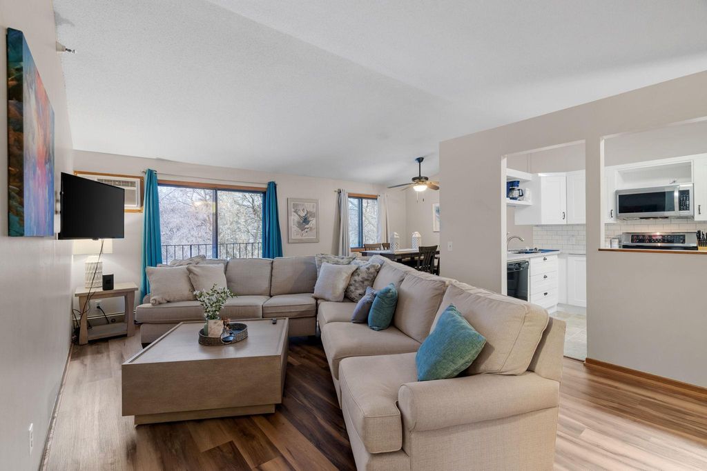 4151 Boone Avenue N 203, New Hope, MN 55427