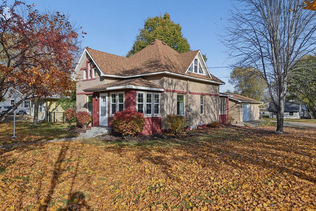 225 E 4th Street, Monticello, MN 55362