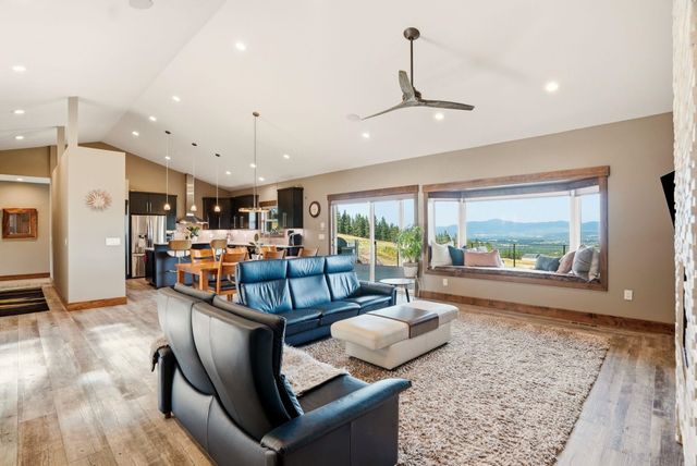 16421 N Dalton Rd, Spokane, WA 99208