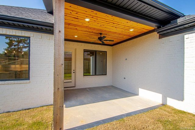 3892 SPENCER CROSSING Drive, Benton, AR 72019