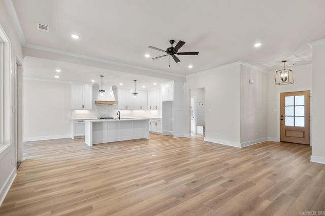 3892 SPENCER CROSSING Drive, Benton, AR 72019