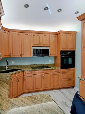 3451 Jog Park Drive, Lake Worth, FL 33467