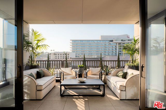 9900 S Santa Monica Boulevard PHE, Beverly Hills, CA 90212