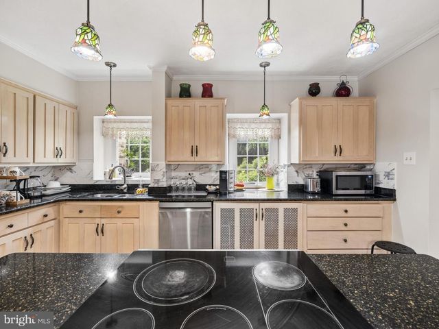 230 SPROUL RD, Villanova, PA 19085