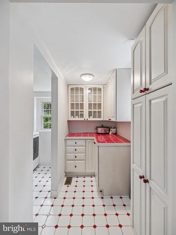 230 SPROUL RD, Villanova, PA 19085