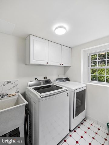 230 SPROUL RD, Villanova, PA 19085