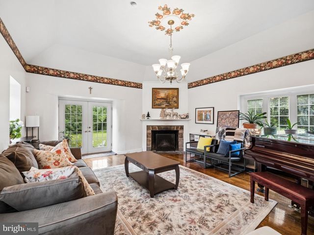 230 SPROUL RD, Villanova, PA 19085