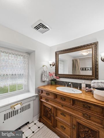 230 SPROUL RD, Villanova, PA 19085