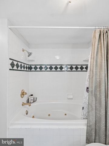 230 SPROUL RD, Villanova, PA 19085