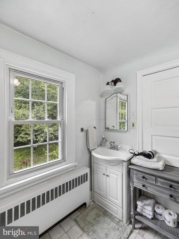 230 SPROUL RD, Villanova, PA 19085