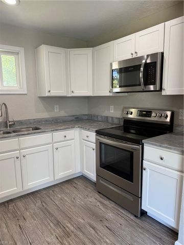 209 York DR, Portsmouth, VA 23702