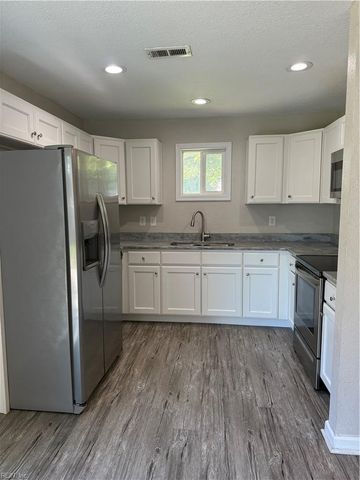 209 York DR, Portsmouth, VA 23702