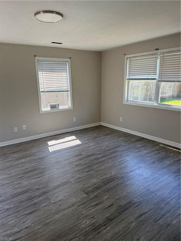 209 York DR, Portsmouth, VA 23702