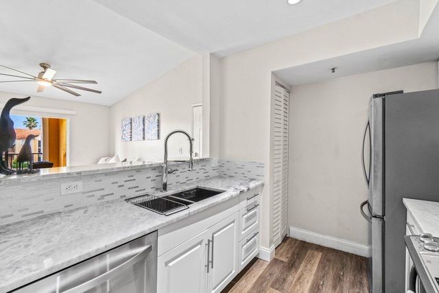 157 Yacht Club Way, Hypoluxo, FL 33462