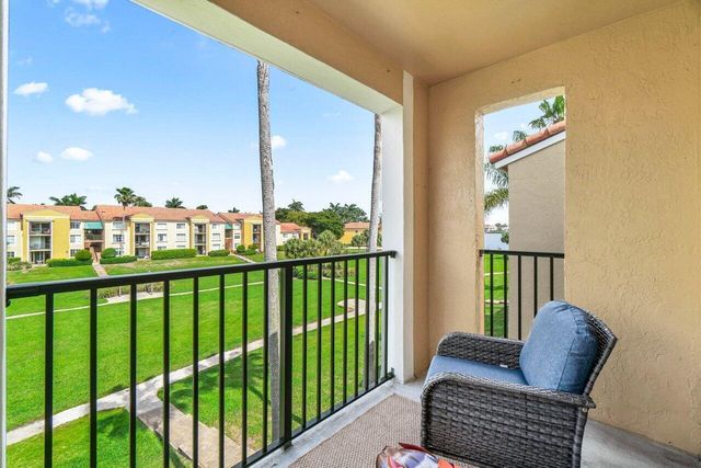 157 Yacht Club Way, Hypoluxo, FL 33462