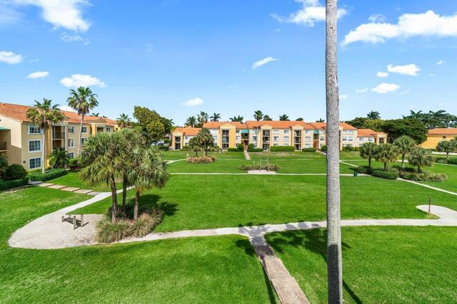 157 Yacht Club Way, Hypoluxo, FL 33462