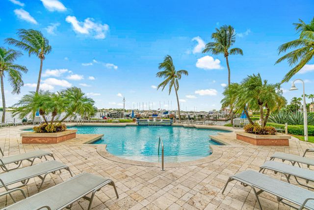 157 Yacht Club Way, Hypoluxo, FL 33462