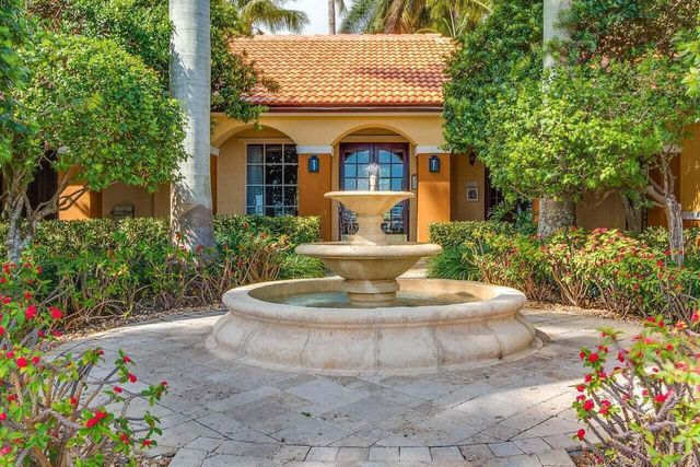 157 Yacht Club Way, Hypoluxo, FL 33462