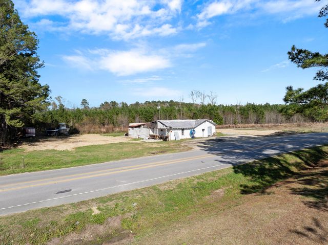 1042 Bethera Road, Bonneau, SC 29431