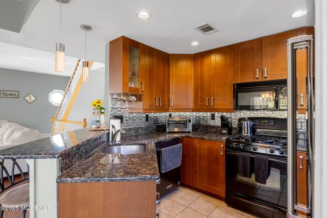 28 Melrose Drive 7C, Toms River, NJ 08753