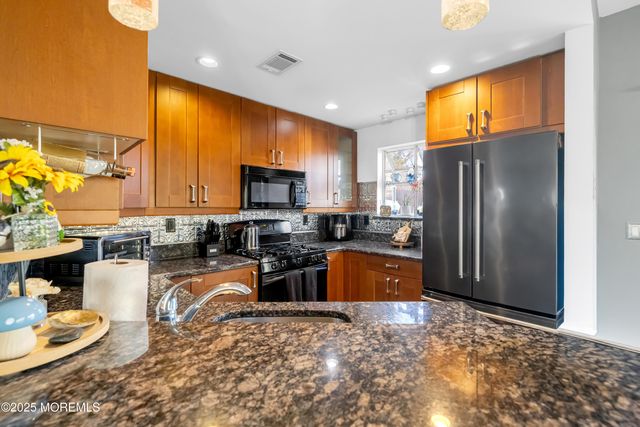 28 Melrose Drive 7C, Toms River, NJ 08753