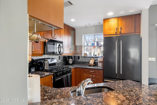 28 Melrose Drive 7C, Toms River, NJ 08753