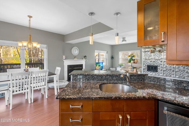 28 Melrose Drive 7C, Toms River, NJ 08753