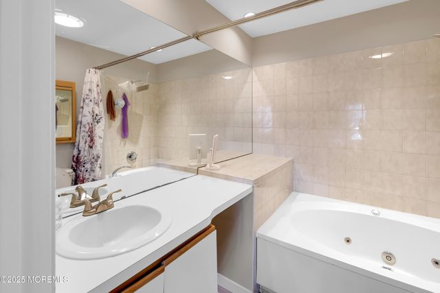 28 Melrose Drive 7C, Toms River, NJ 08753