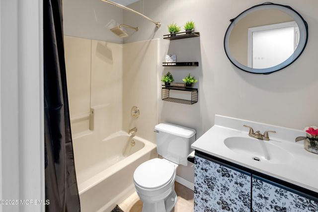 28 Melrose Drive 7C, Toms River, NJ 08753