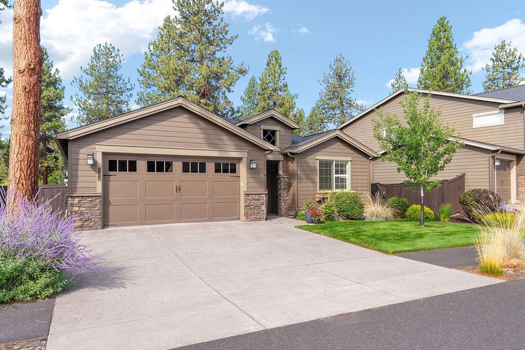60220 Rolled Rock Way, Bend, OR 97702