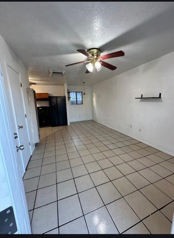 1423 Edith Boulevard SE, Albuquerque, NM 87102