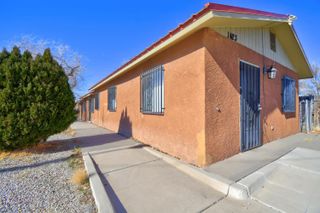 1423 Edith Boulevard SE, Albuquerque, NM 87102