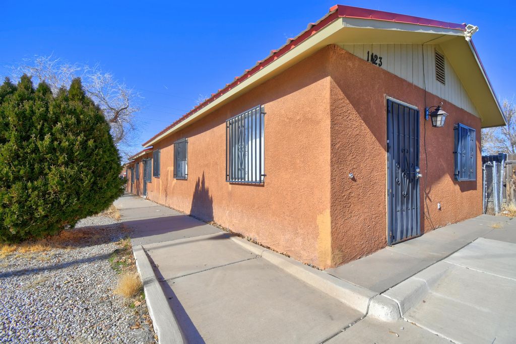 1423 Edith Boulevard SE, Albuquerque, NM 87102