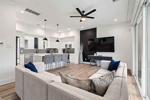 2404 Hadley Street C, Houston, TX 77003